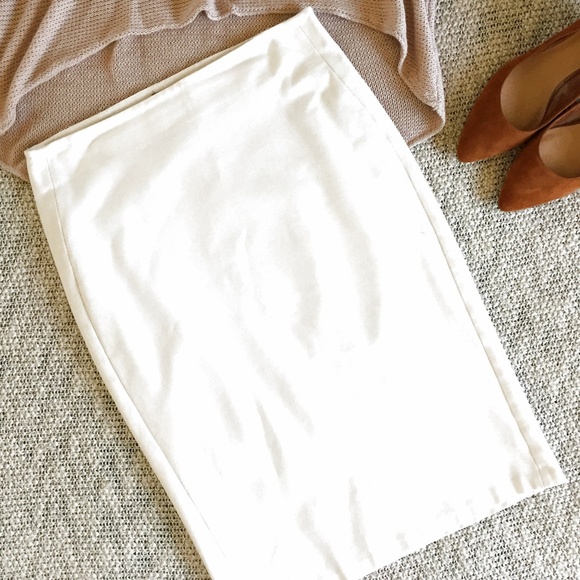 Vince Camuto Dresses & Skirts - Vince Camuto Sophisticated White Pencil Skirt